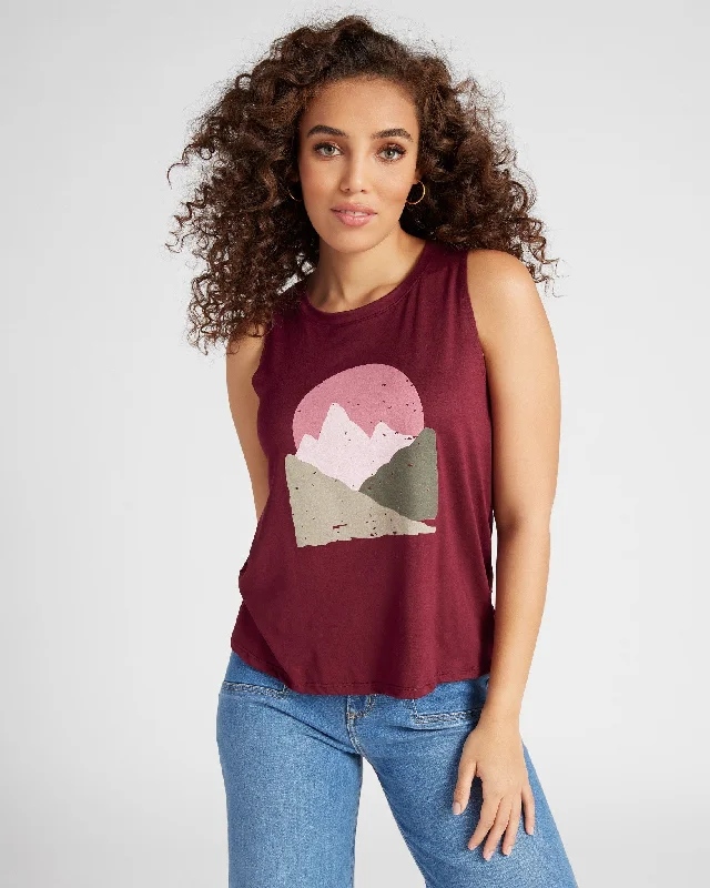 Mountainside Graphic Tank