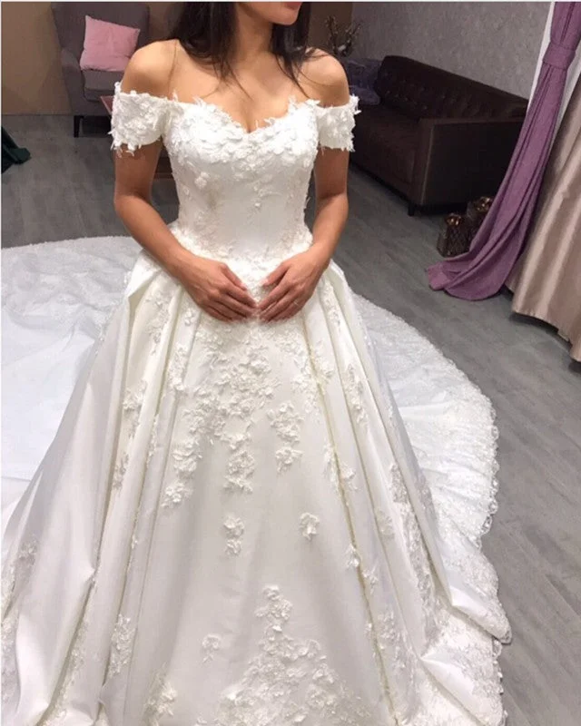 Lace Embroidery V-neck Royal Train Satin Wedding Dresses Modern Wedding Gown