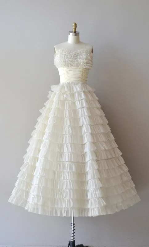 Retro Strapless Tea Length Wedding Dress with Tiered Ruffles Classic Bridal Gown