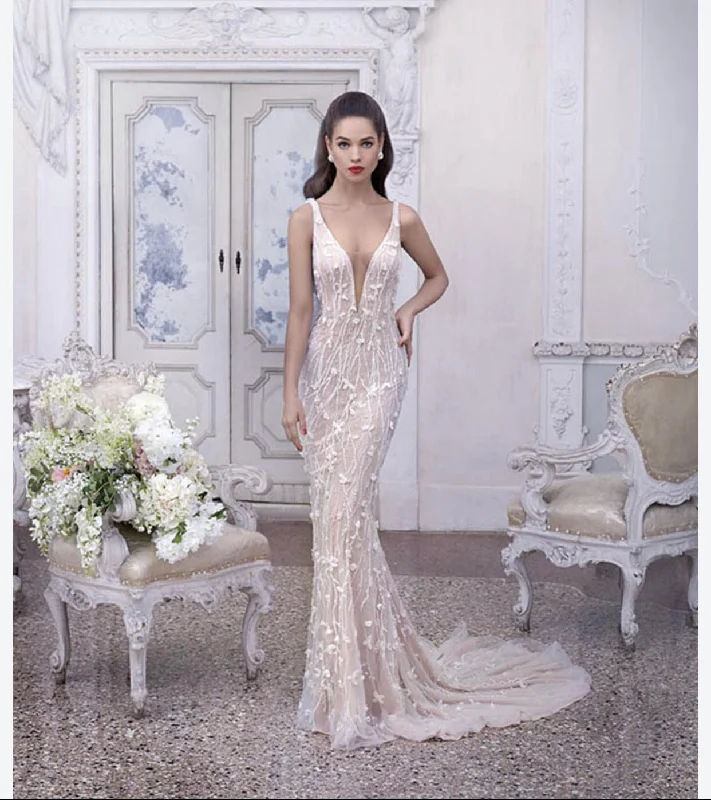 Demetrios DP395 High-end unclassified dresses