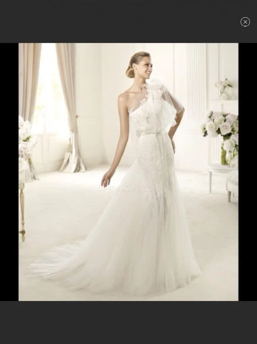 Pronovias Ursino Smocked unclassified dresses